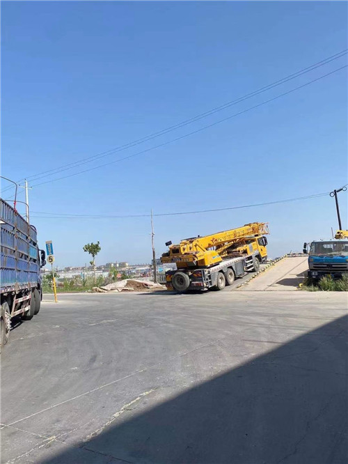 青秀区25吨吊车的租赁价格大概是多少？