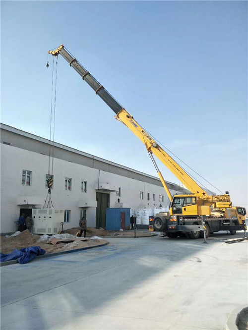 青秀区“超载就喊停”—— 吊车的 “重量保镖” 技术